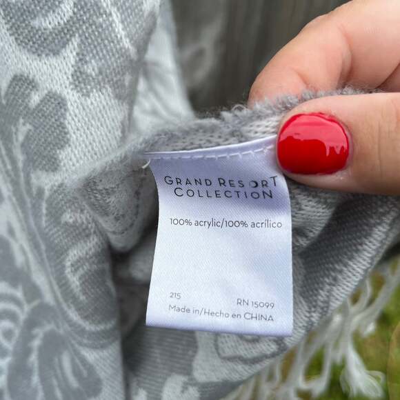 Grand Resort Collection Gray Throw Blanket w/ Fringe - Picture 3 of 5